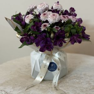 جار گل بنفش